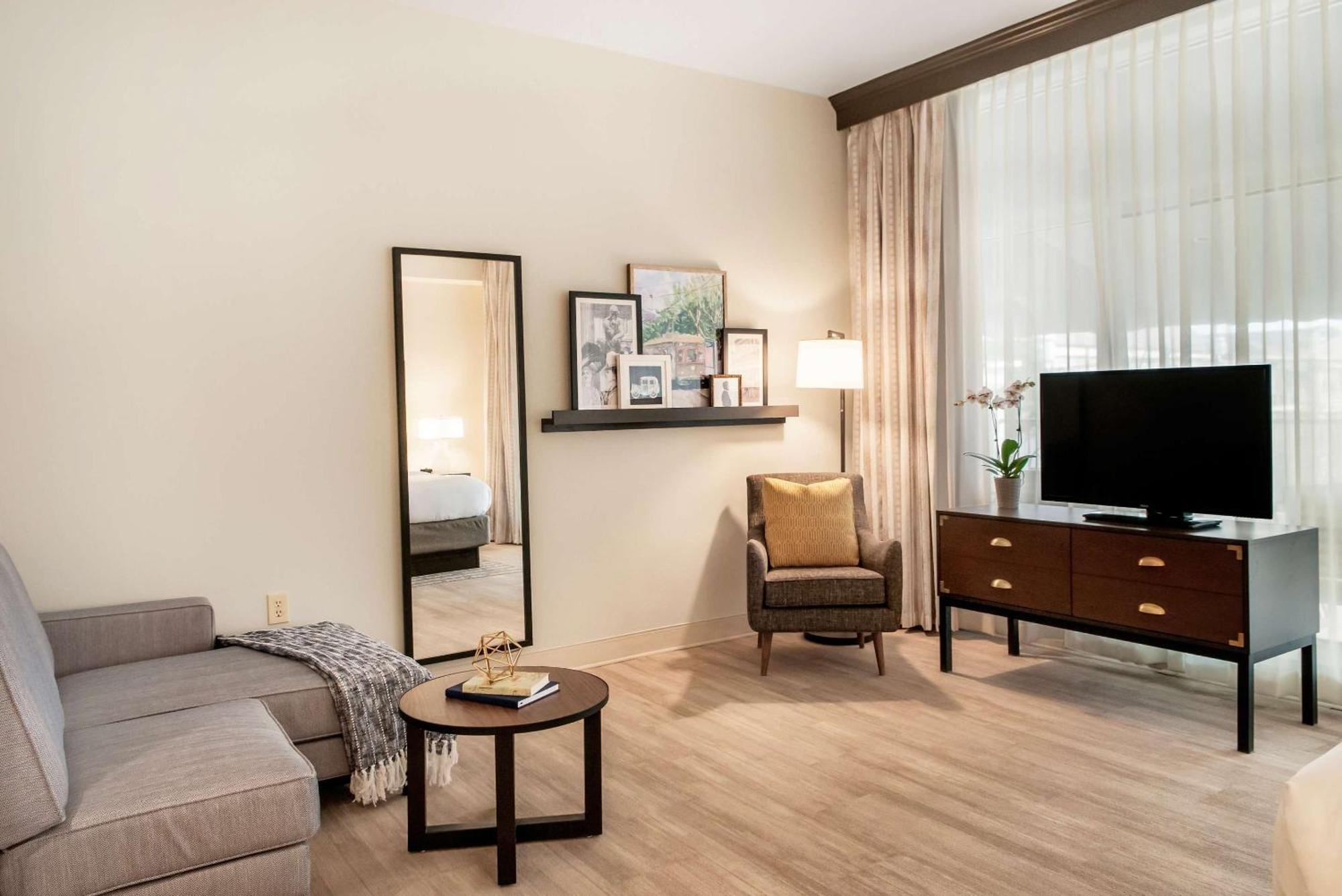 St Charles Coach House, Ascend Hotel Collection ニューオーリンズ エクステリア 写真